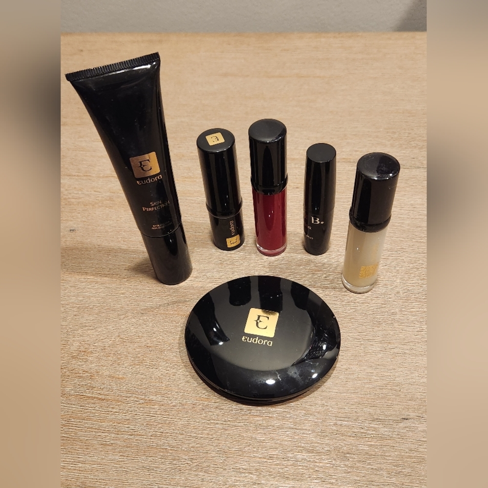Eudora Collection  - Set of 6 items.